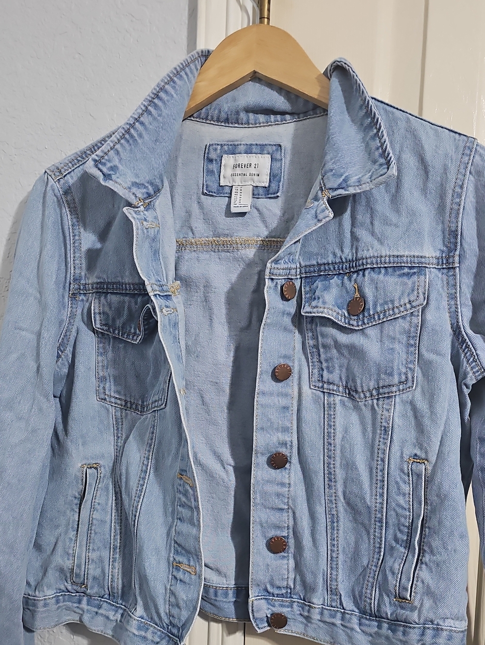 Forever 21 Light Wash Denim Jean Jacket - Light Blue